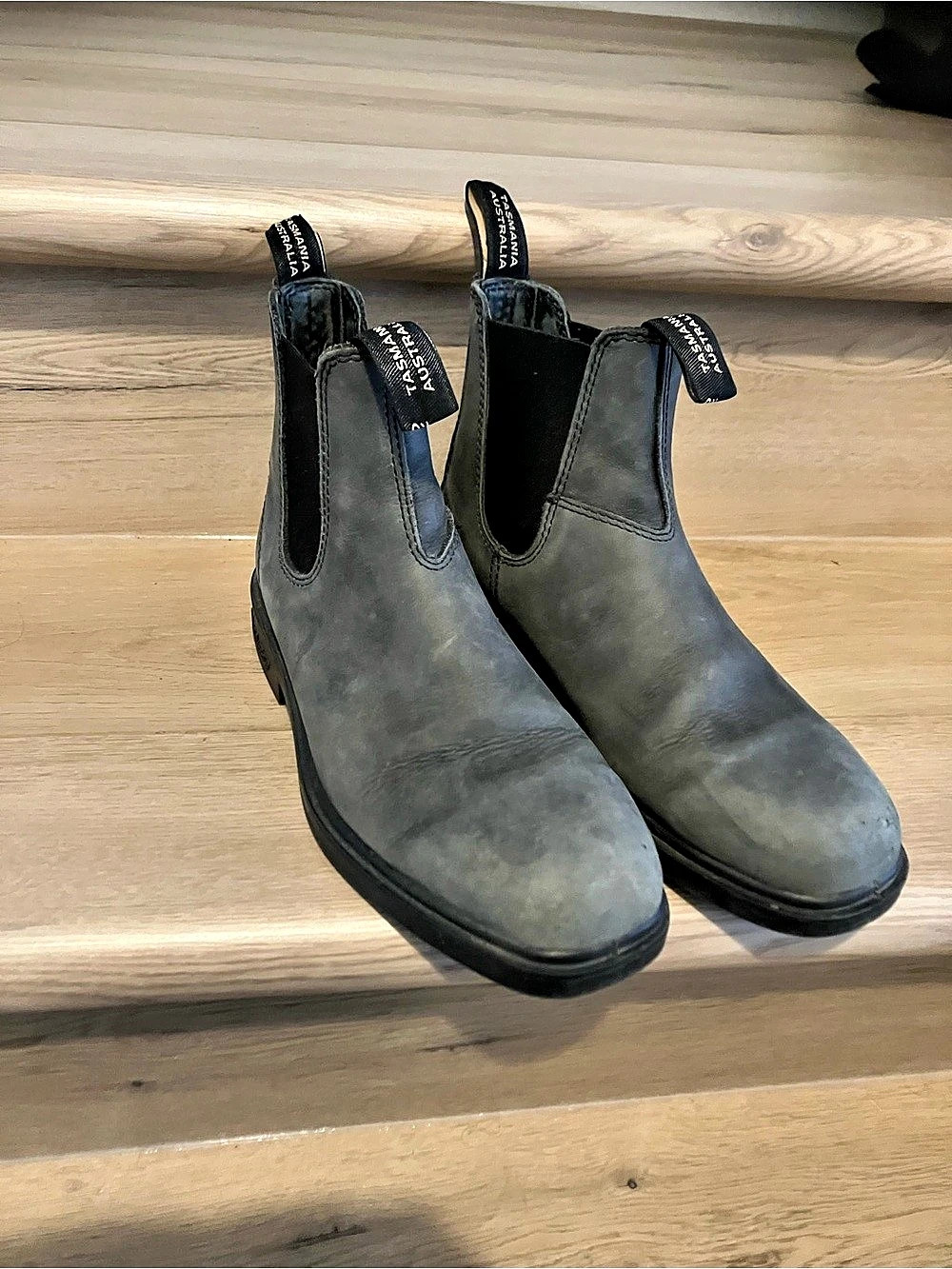 Blundstone #1910 Chisel Toe Boot in Antique Grey #1910 Chisel Toe Boot Black